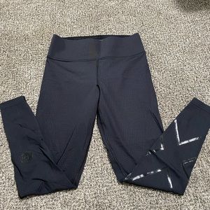 SOLD Pure Barre 2x compression Leggings